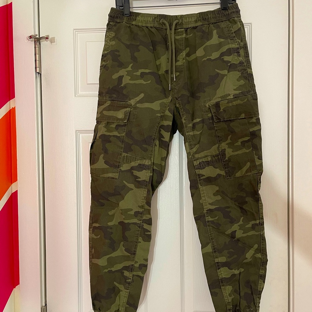 American Eagle Camo Cargo Pants